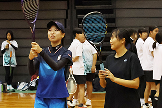 前田選手には多くの参加者がアドバイスを求めた。